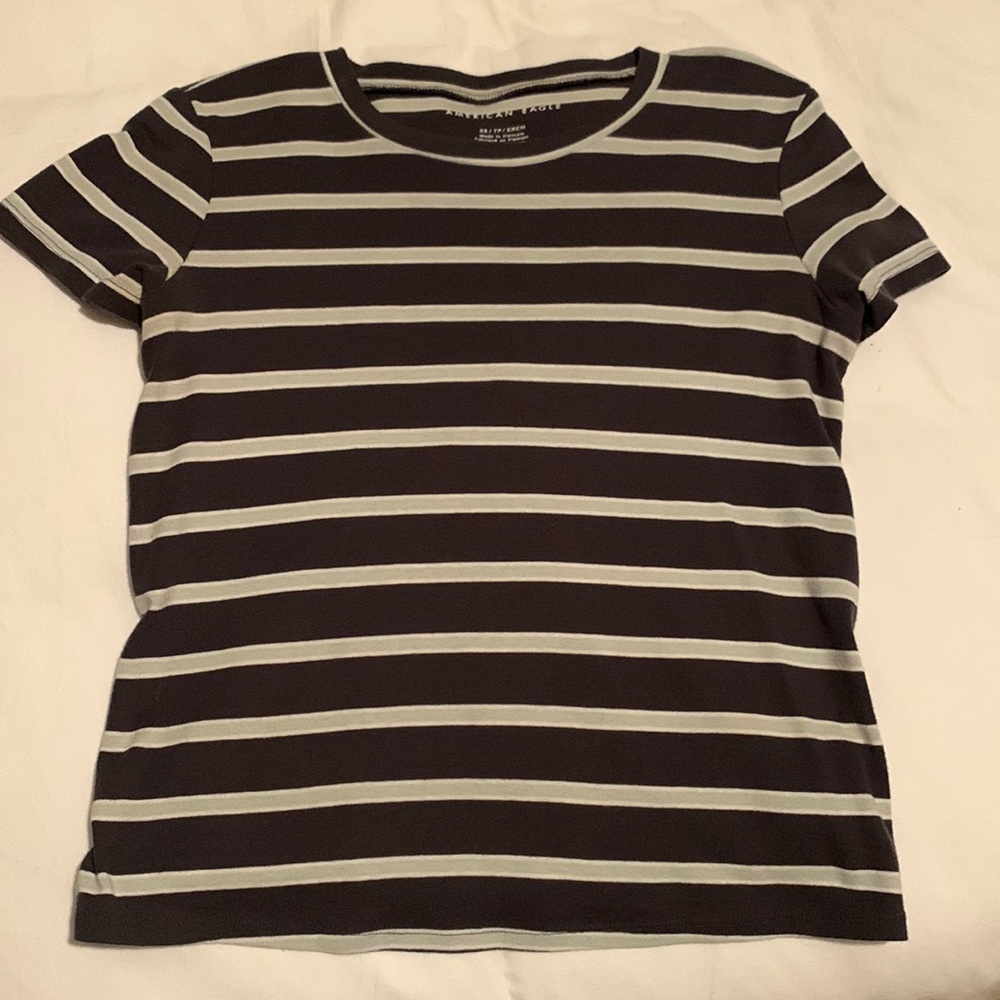 XS american eagle stripped t shirt